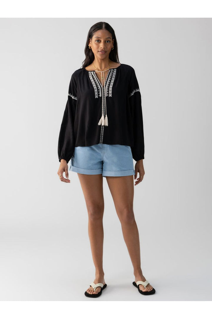 EMBROIDERED BLOUSE