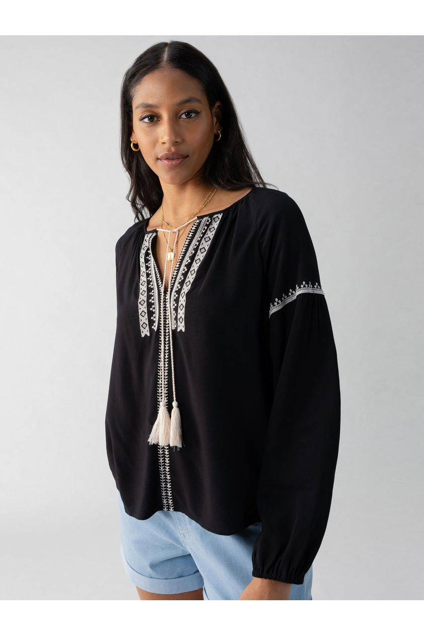 EMBROIDERED BLOUSE