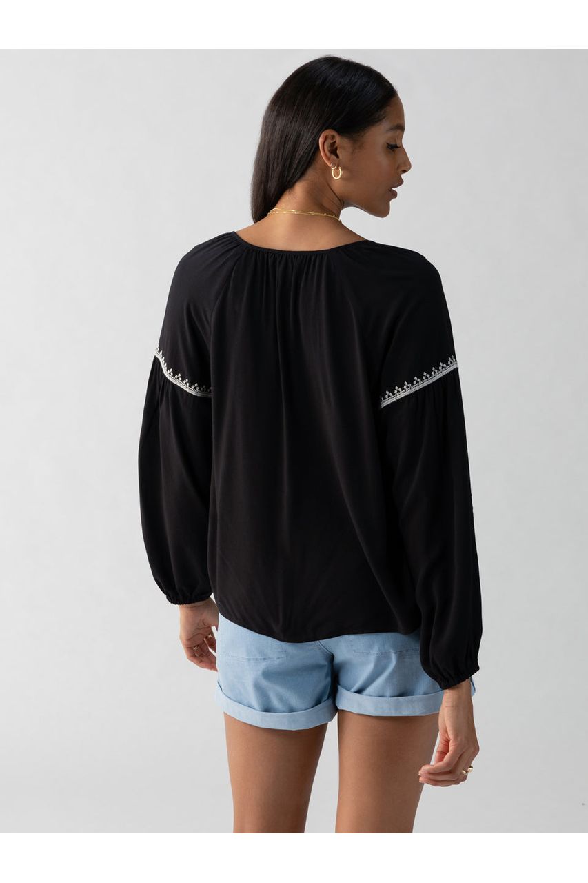 EMBROIDERED BLOUSE