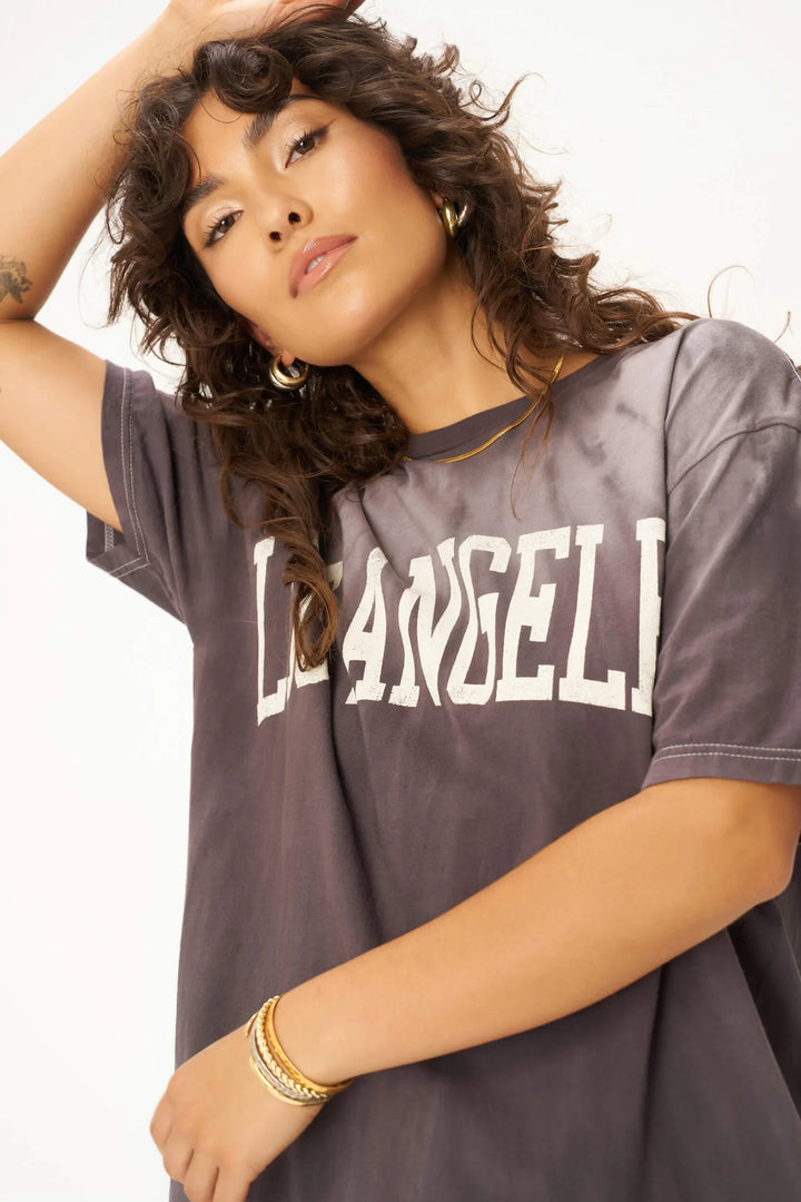 LA RELAXED GRAPHIC TEE