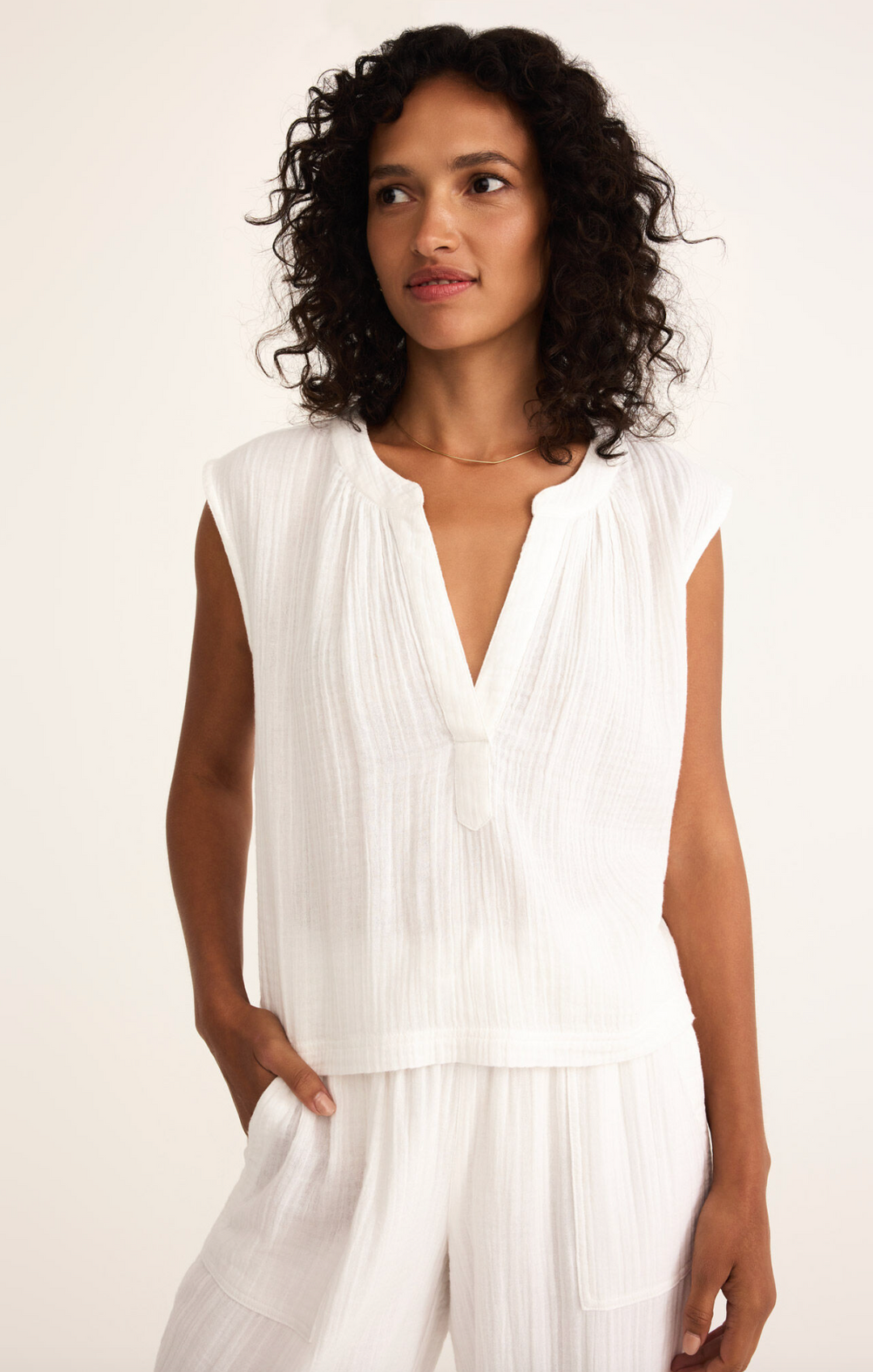 CLIFFSIDE V-NECK AIRY TOP