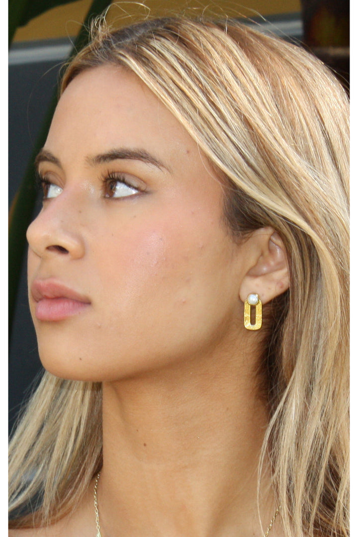 KOAMI STUDS