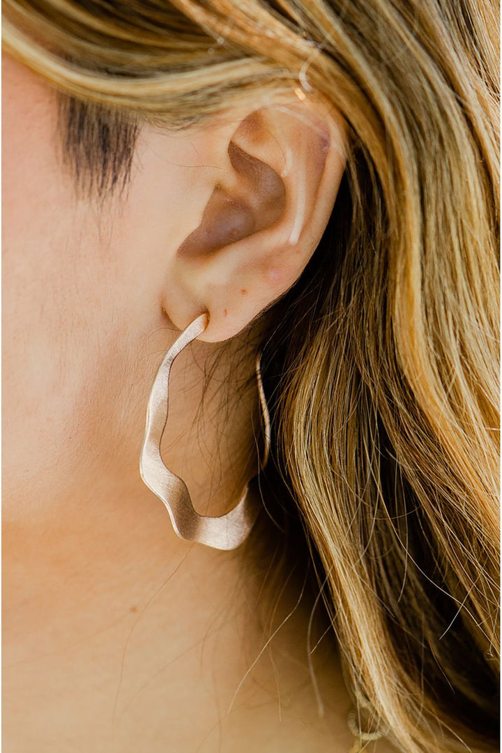 DAPHINE WAVY HOOPS