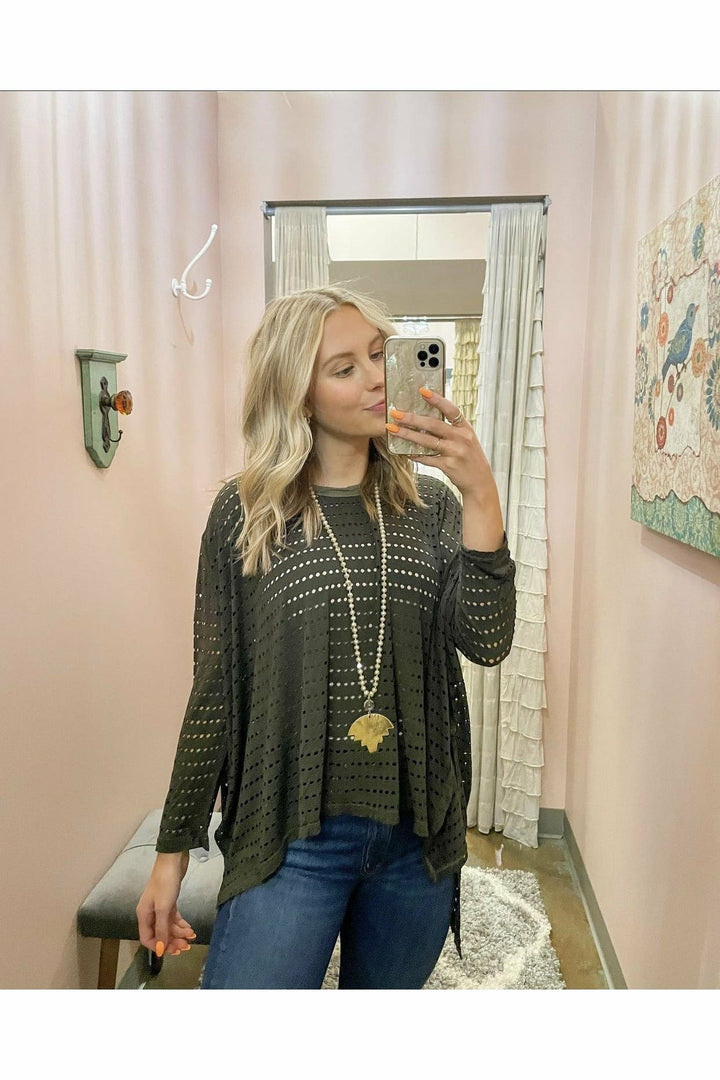 HOLEY TOP TRUNKSHOW- SOLID