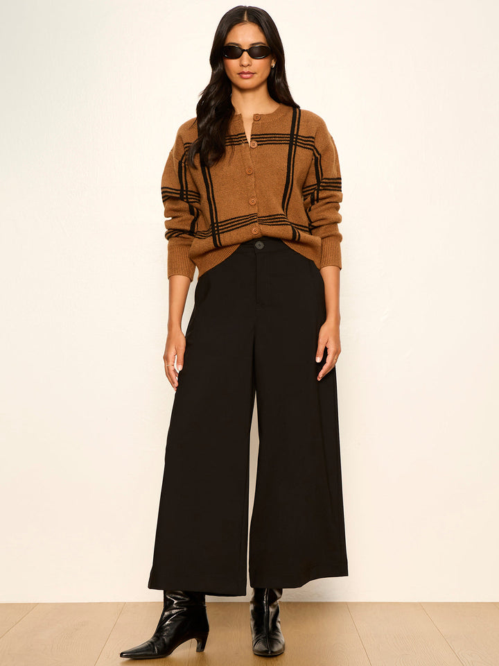 MUST-HAVE CARDI
