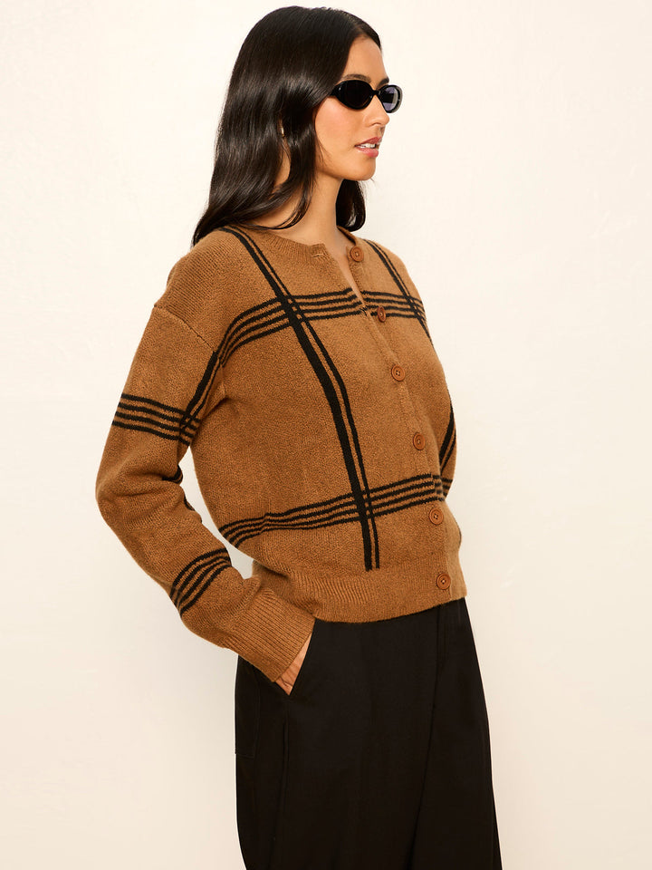 MUST-HAVE CARDI