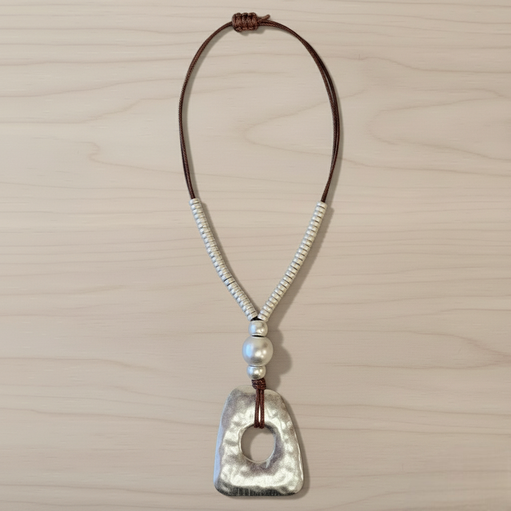 NAVA PENDANT NECKLACE