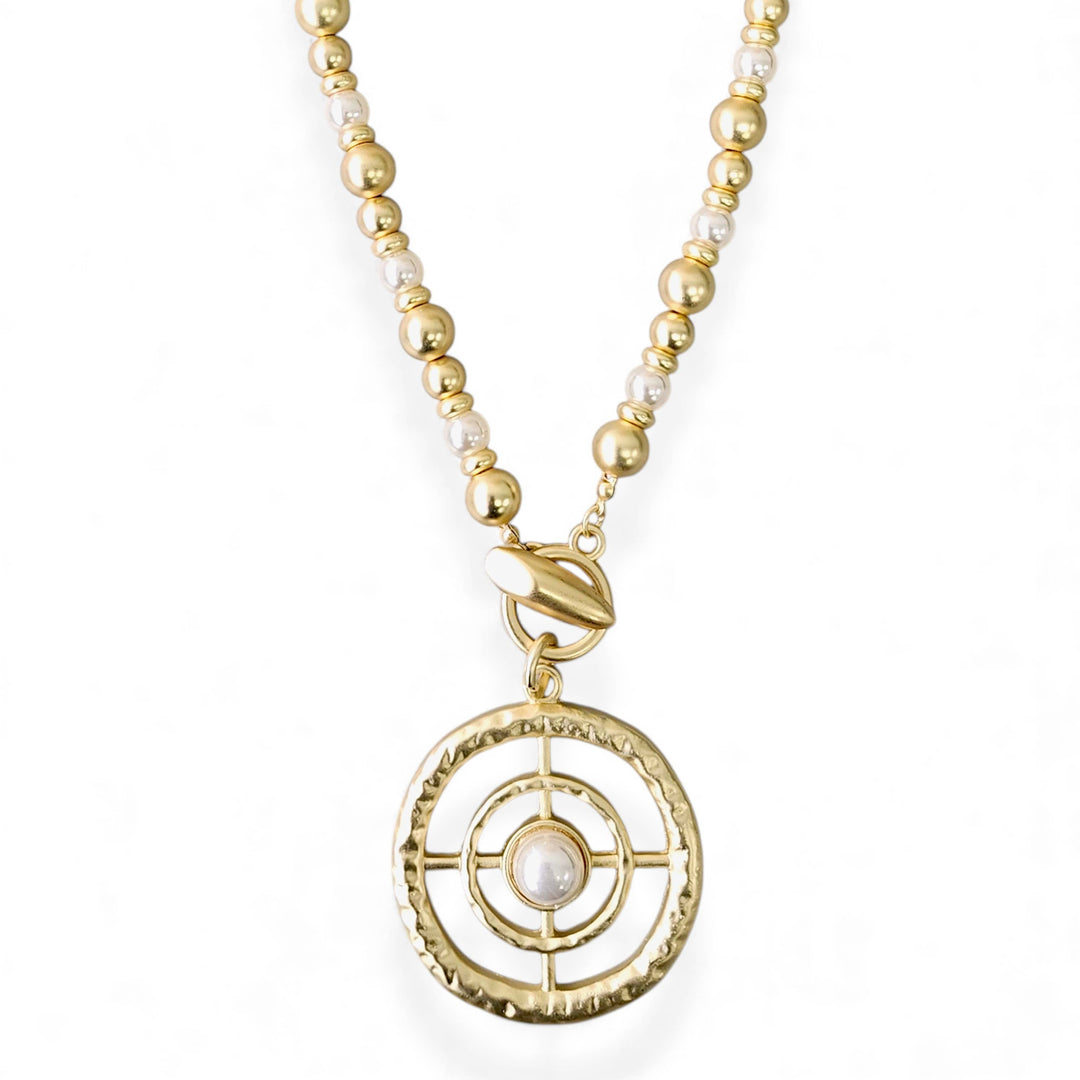 PEARL PENDANT NECKLACE