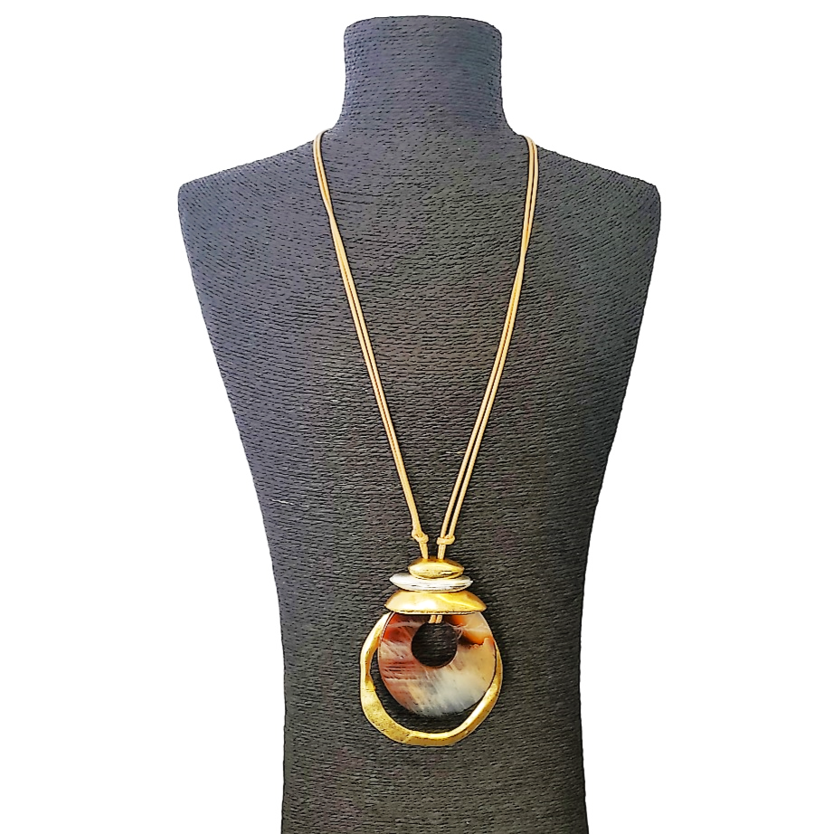 COASTAL TORT PENDANT NECKLACE