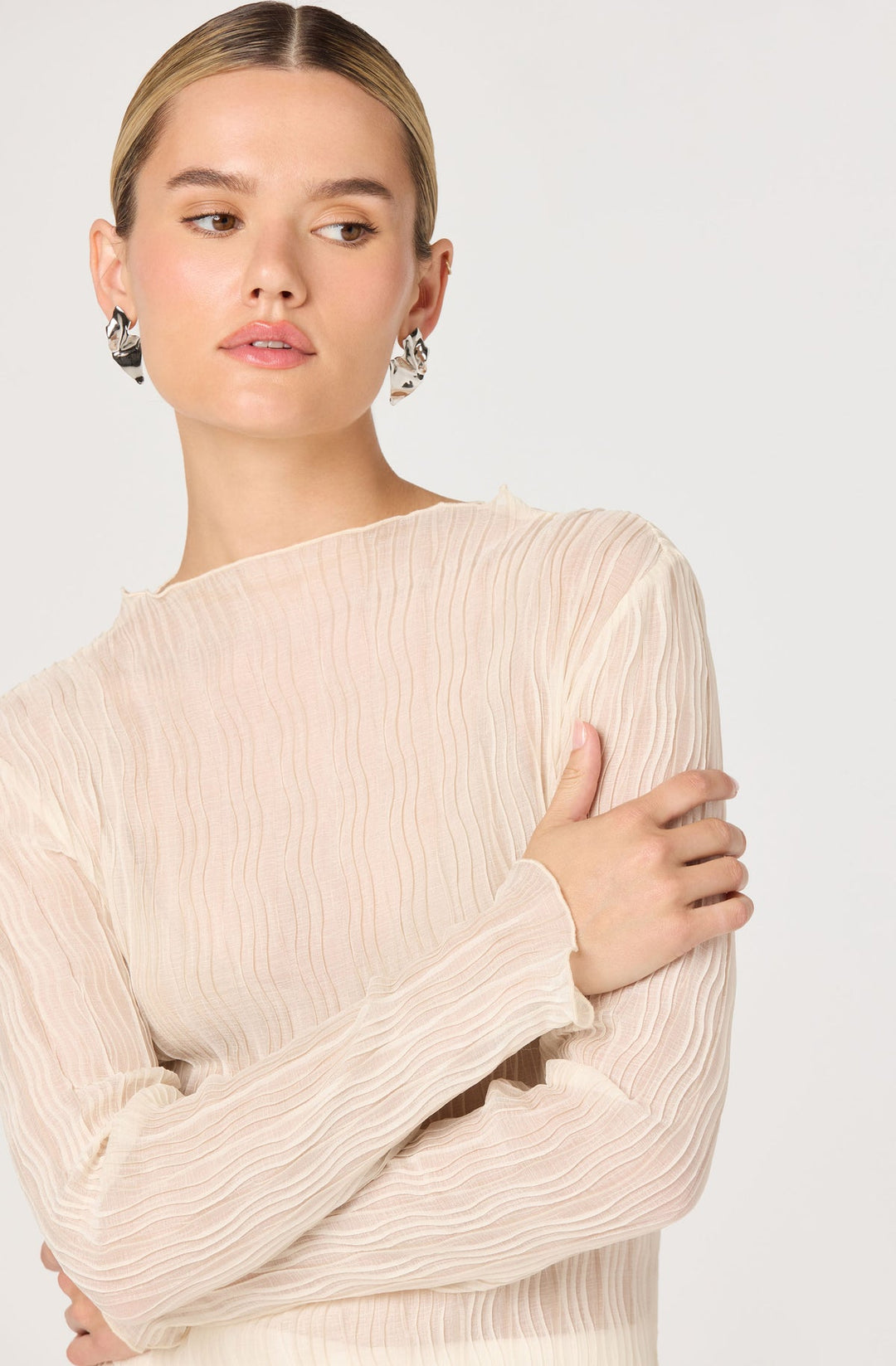 ESKA SHEER PLISSE TOP