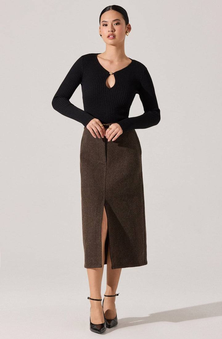 LYNLY RIBBED KEYHOLE SWEATER