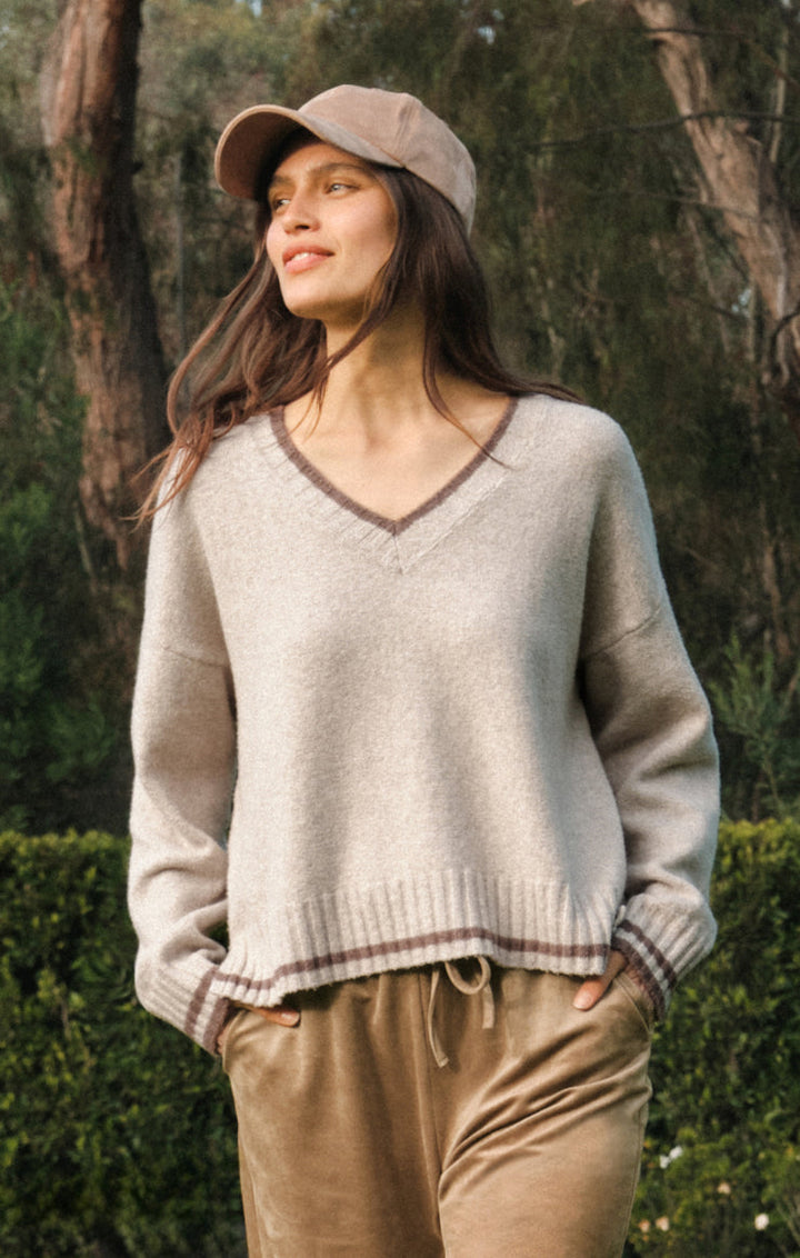 ENDURE V-NECK SWEATER