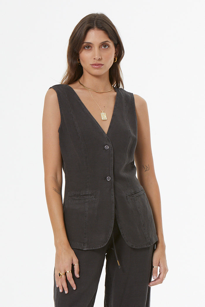 LOA VEST