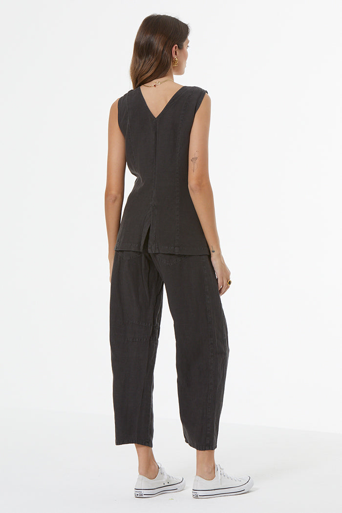 LOA VEST