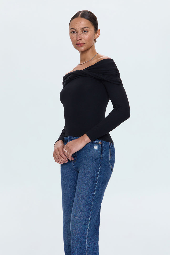 LYRA OFF THE SHOULDER TOP