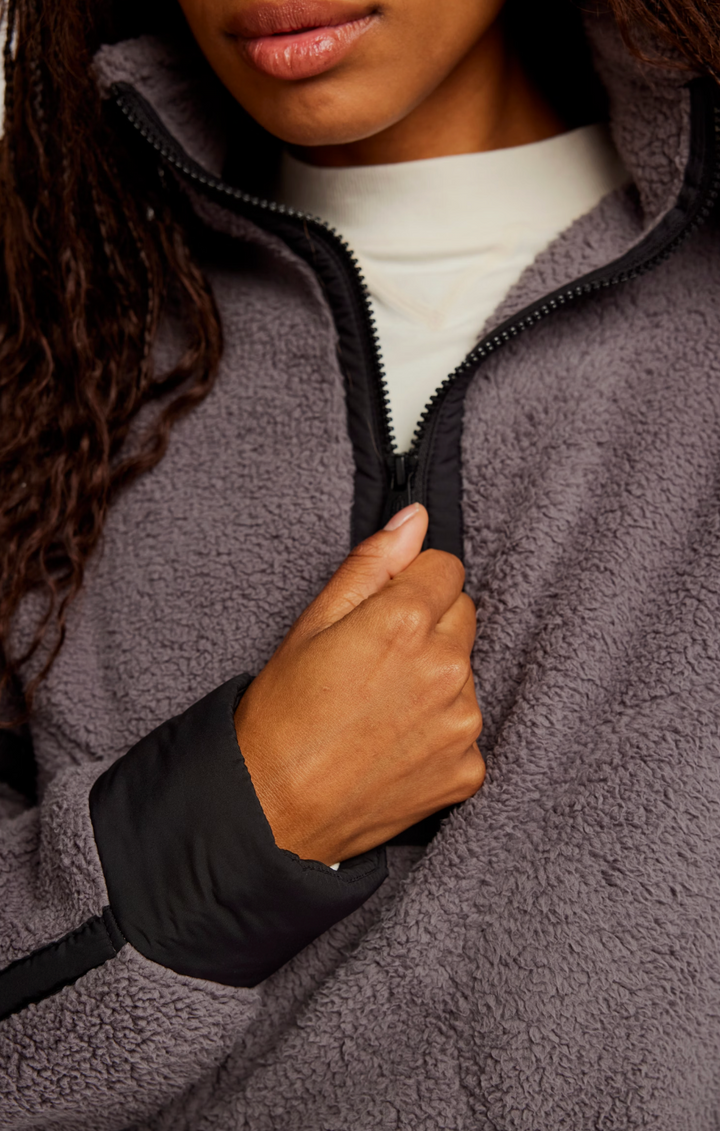 MOUNTAIN HIGH 1/2 ZIP | GUNMETAL