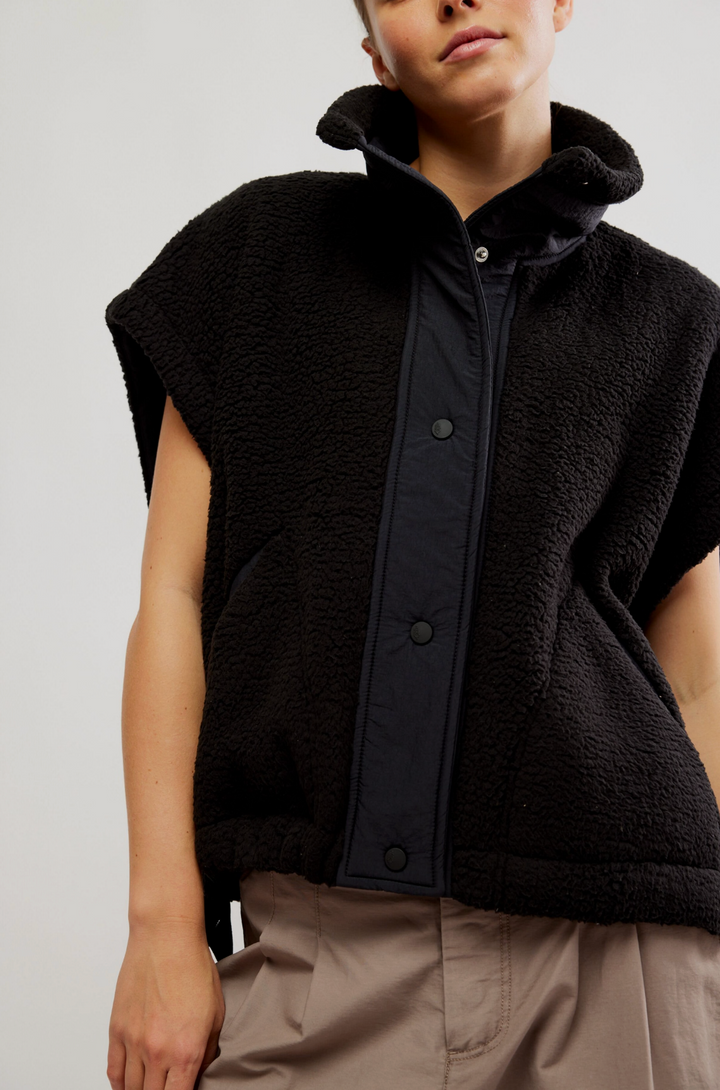 SCOUT IT OUT VEST | BLACK