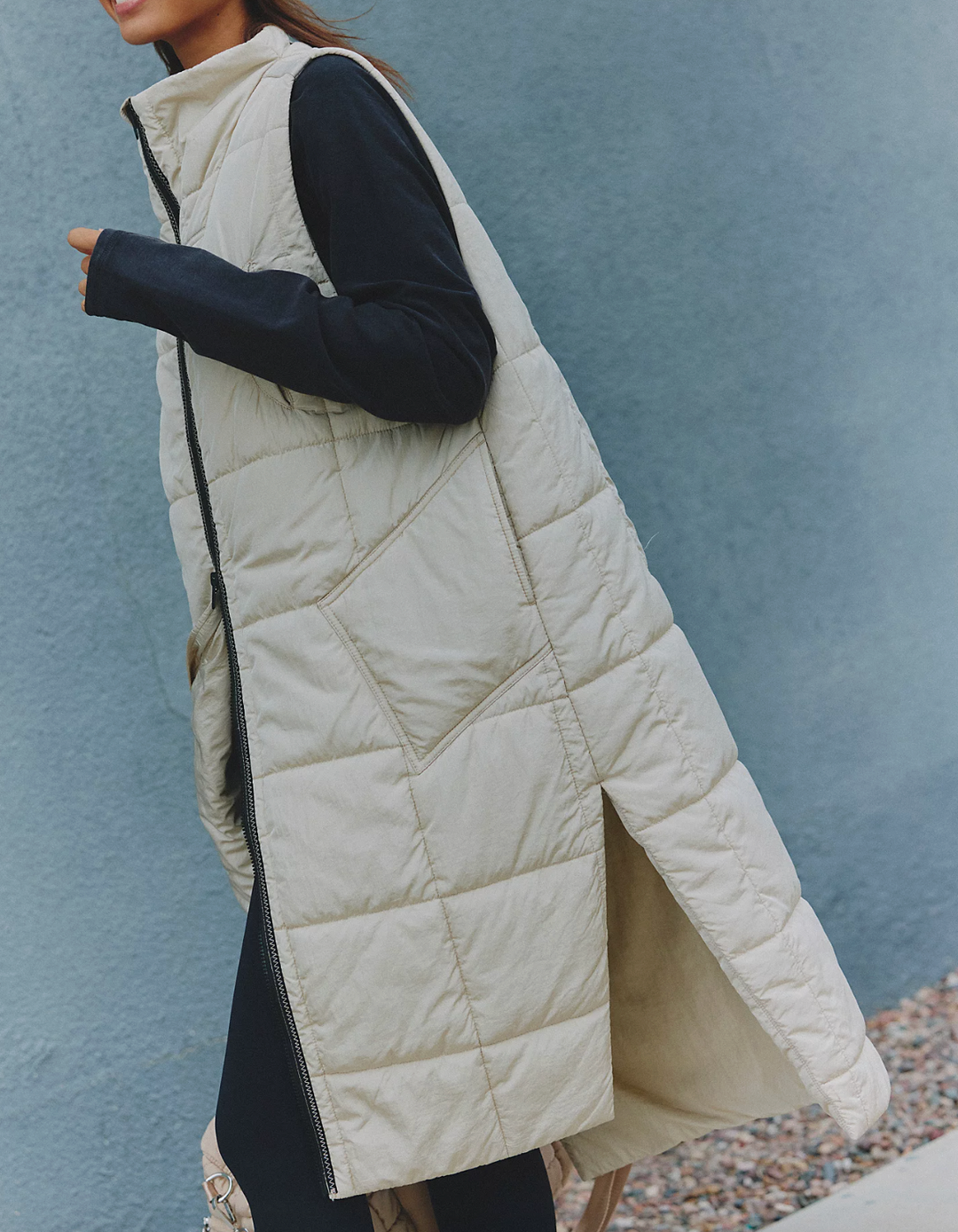 ON THE MOVE PACKABLE VEST| MUTED BEIGE