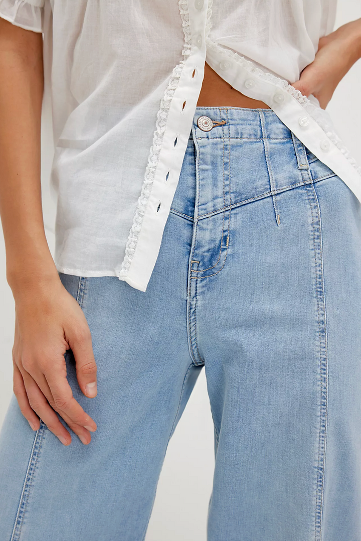LIBRE WIDE LEG JEANS