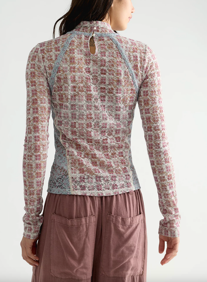 LYRIC SHEER LACE LONG SLEEVE TOP