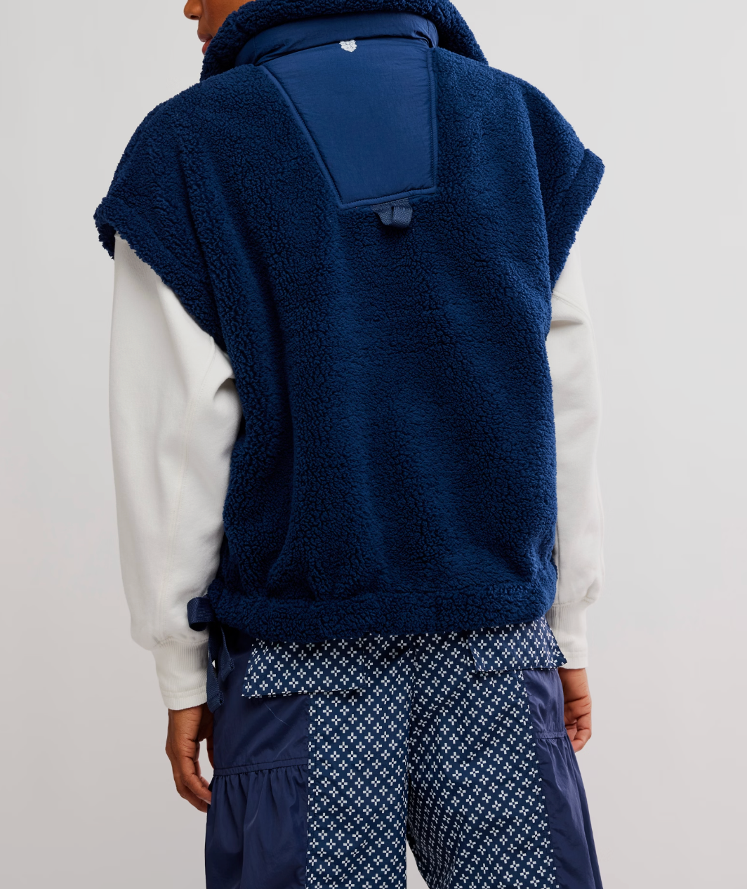 SCOUT IT OUT VEST | NAVY