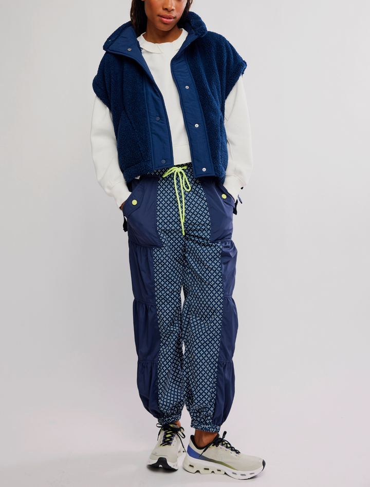 SCOUT IT OUT VEST | NAVY