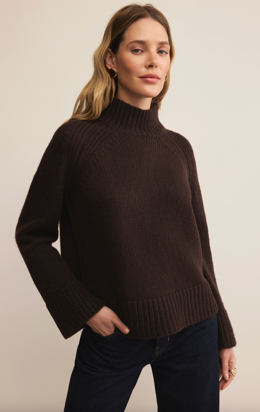EMERGE FUNNEL NECK SWEATER