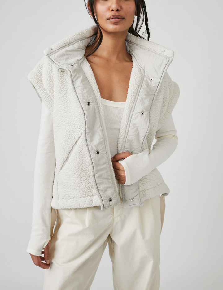 SCOUT IT OUT VEST | BIRCH TREE