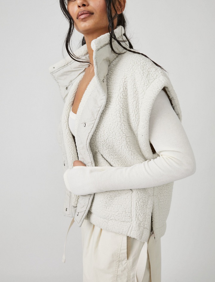 SCOUT IT OUT VEST | BIRCH TREE