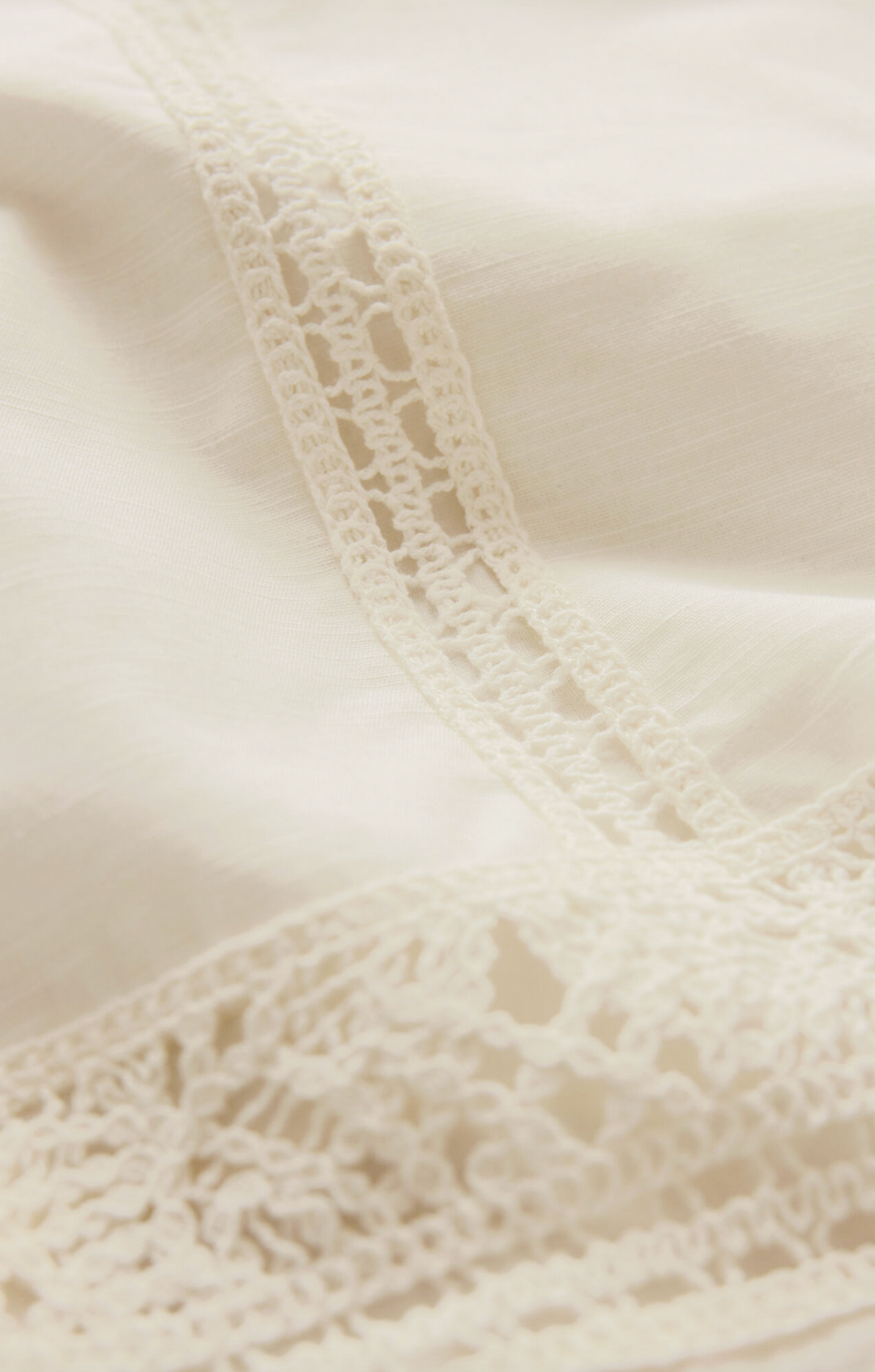SLOANE EMBROIDERED TOP