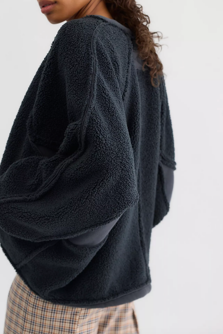 CABIN HERO CARDI