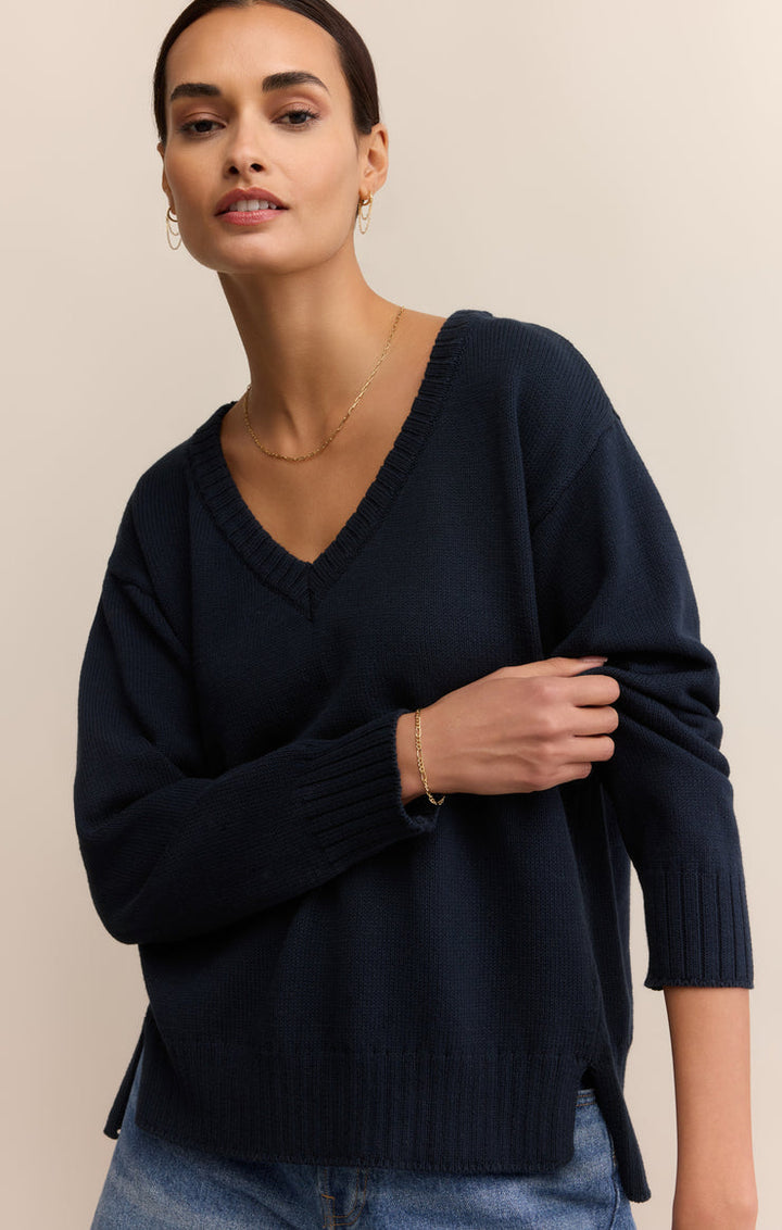 ALL AROUND V-NECK SWEATER