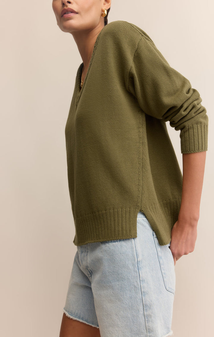 ALL AROUND V-NECK SWEATER
