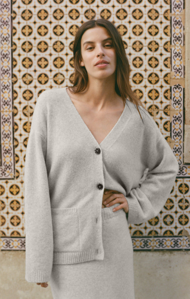 COZY MOMENT CARDIGAN