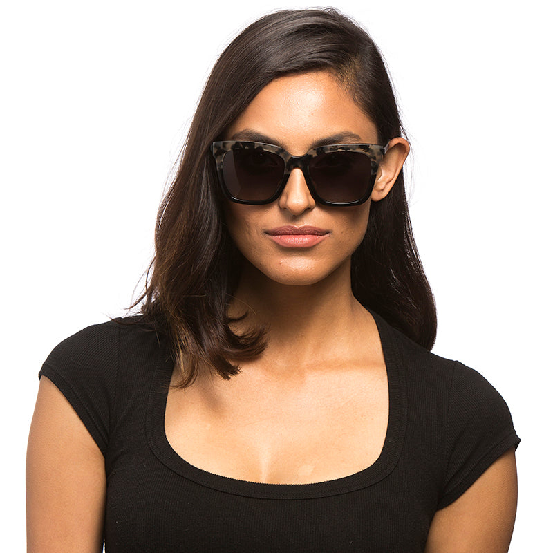 BELLA POLARIZED SUNGLASSES | GREY FADE