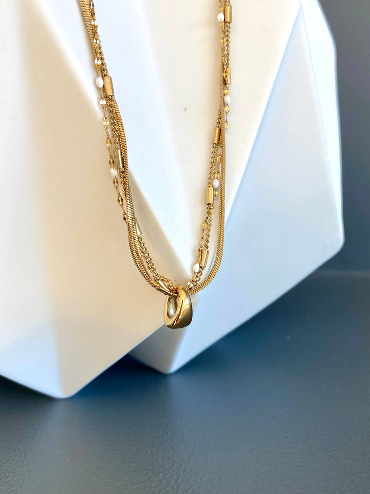 SALLY NECKLACE