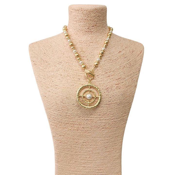 PEARL PENDANT NECKLACE
