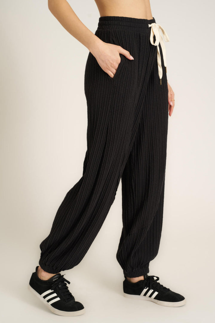 LUCA TEXTURED PANT