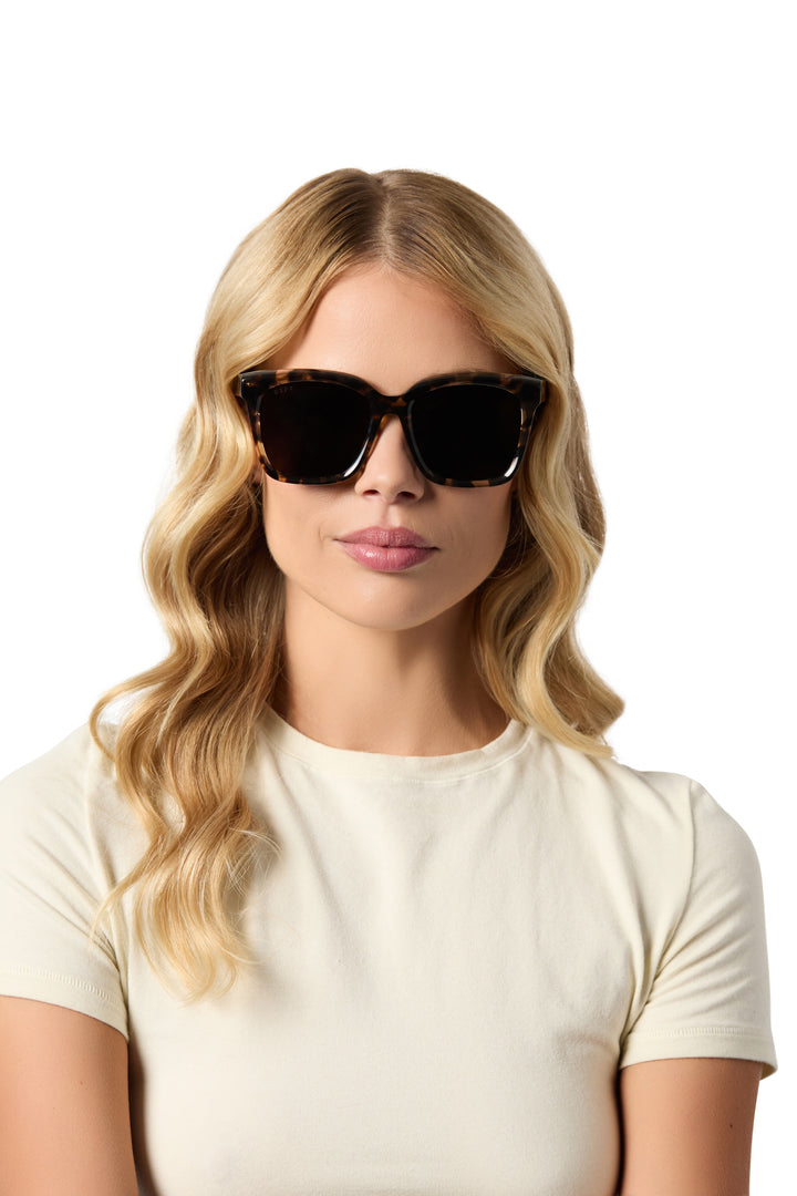 MEREDITH SQUARE SUNGLASSES