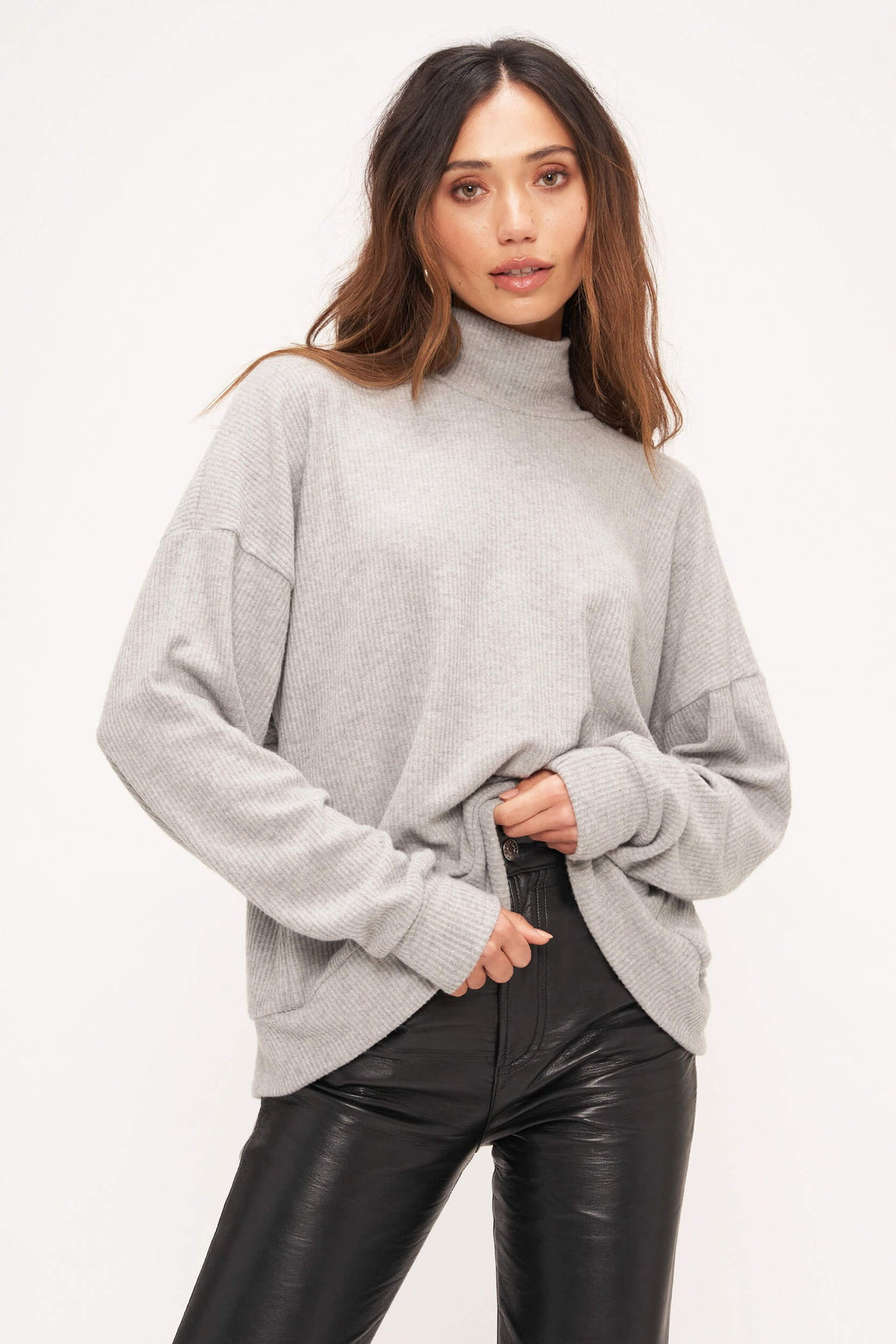 RHYE COZY RIB CROSS BACK//GREY